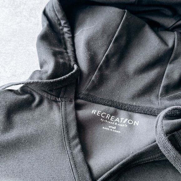 Recreation Thread & Supply Black Hooded Pull Over Size Small - Picture 4 of 7